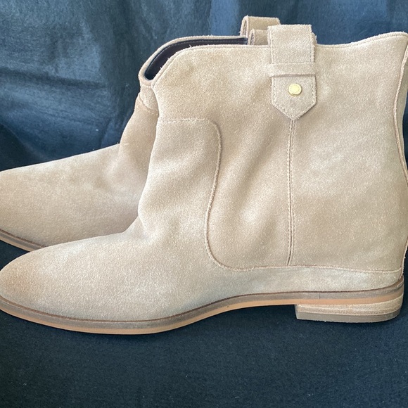 Cole Haan Rayna Women’s flat Ankle Boots Suede w18649 NWOT - Picture 6 of 13